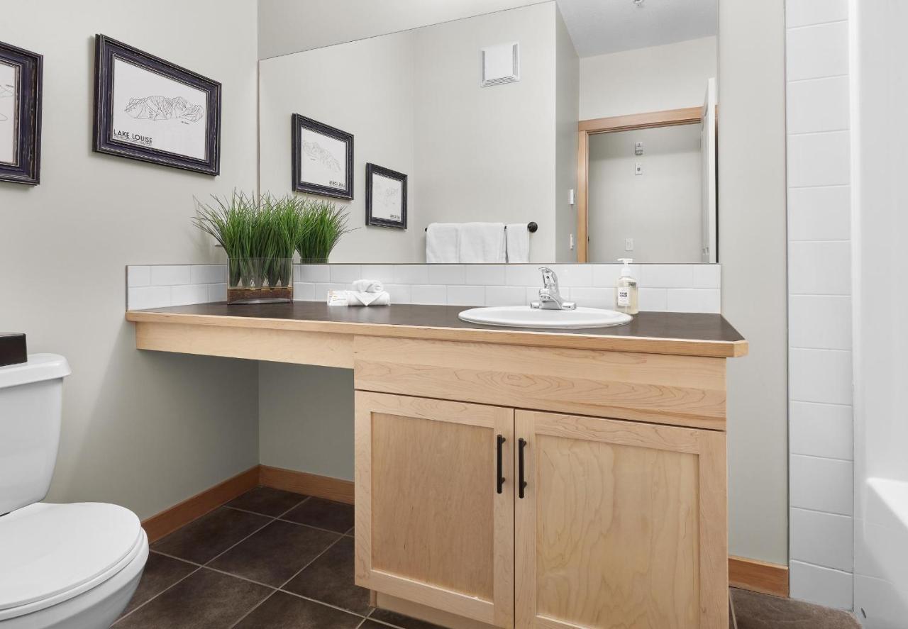 Newly Renovated Grizzly Lodge, Spacious 3Br 2Ba With Open Pool, Hot Tub Canmore Dış mekan fotoğraf