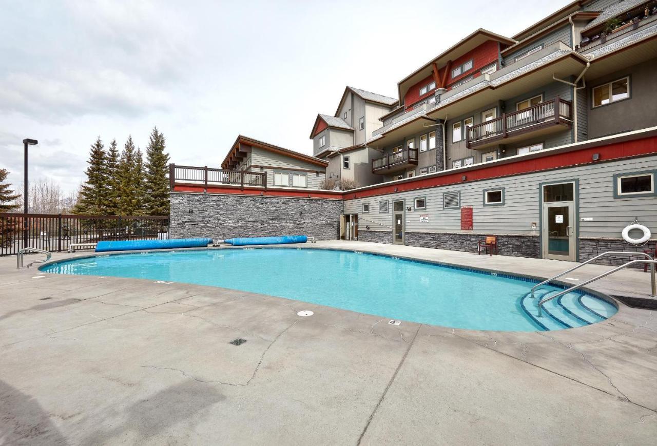 Newly Renovated Grizzly Lodge, Spacious 3Br 2Ba With Open Pool, Hot Tub Canmore Dış mekan fotoğraf