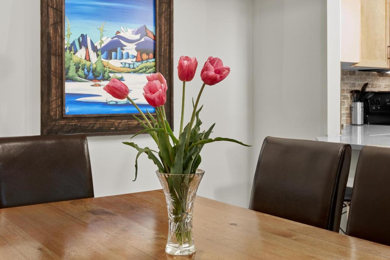 Newly Renovated Grizzly Lodge, Spacious 3Br 2Ba With Open Pool, Hot Tub Canmore Dış mekan fotoğraf
