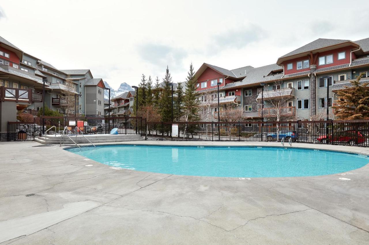 Newly Renovated Grizzly Lodge, Spacious 3Br 2Ba With Open Pool, Hot Tub Canmore Dış mekan fotoğraf