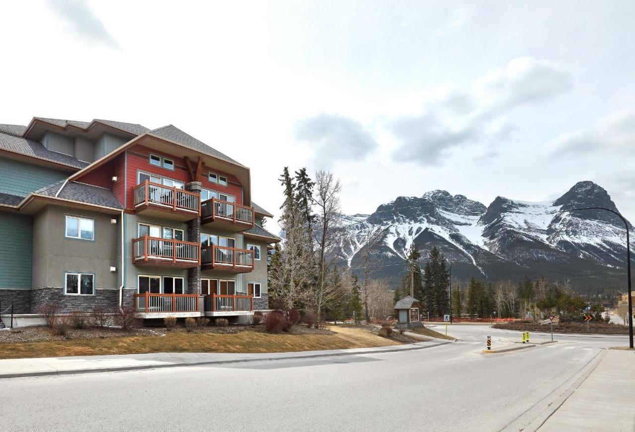 Newly Renovated Grizzly Lodge, Spacious 3Br 2Ba With Open Pool, Hot Tub Canmore Dış mekan fotoğraf