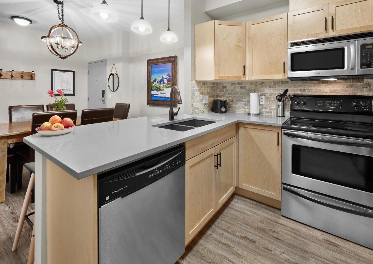Newly Renovated Grizzly Lodge, Spacious 3Br 2Ba With Open Pool, Hot Tub Canmore Dış mekan fotoğraf