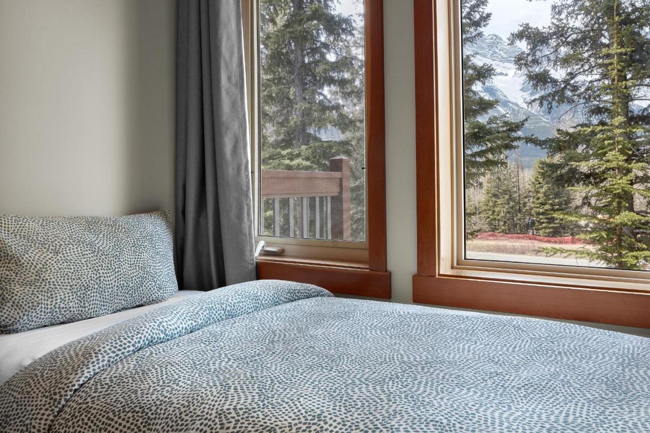 Newly Renovated Grizzly Lodge, Spacious 3Br 2Ba With Open Pool, Hot Tub Canmore Dış mekan fotoğraf