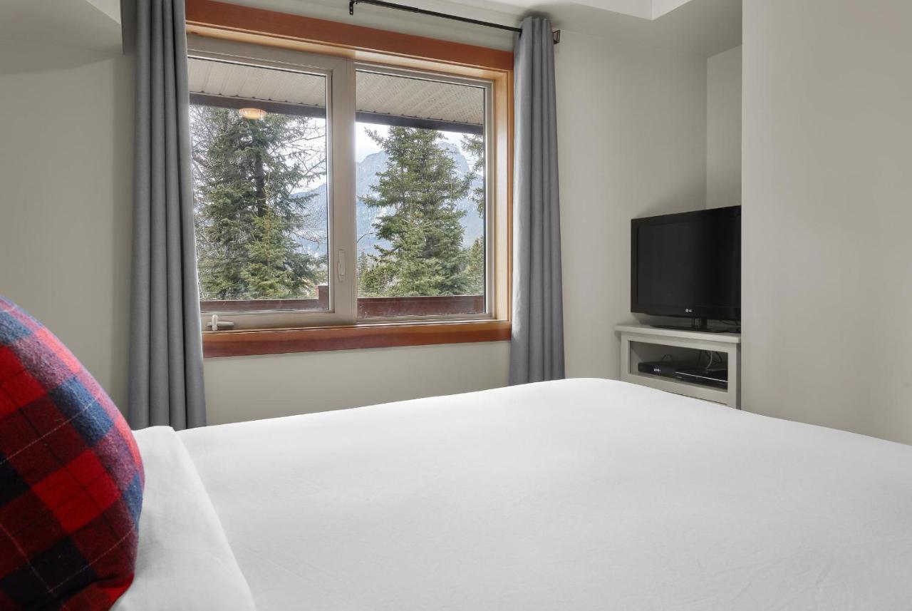 Newly Renovated Grizzly Lodge, Spacious 3Br 2Ba With Open Pool, Hot Tub Canmore Dış mekan fotoğraf